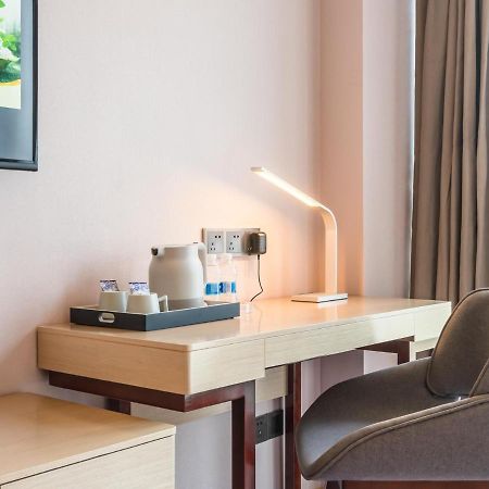 Lavande Hotel Luzhou Wanda Plaza Southwest Commercial City Bagian luar foto