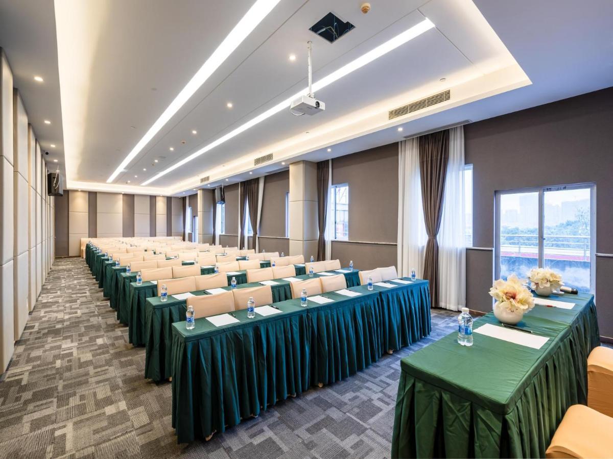 Lavande Hotel Luzhou Wanda Plaza Southwest Commercial City Bagian luar foto